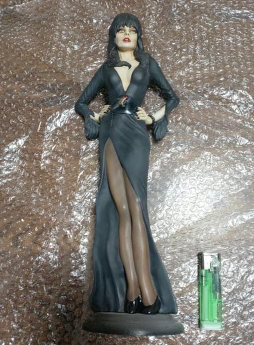 ■スクリーミン社【Elvira エルヴァイラ】1/4 大型ガレージキット完成品