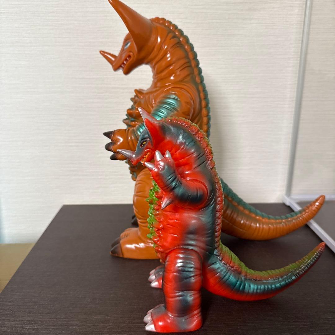 ゴモラ　ソフビ　2体セット