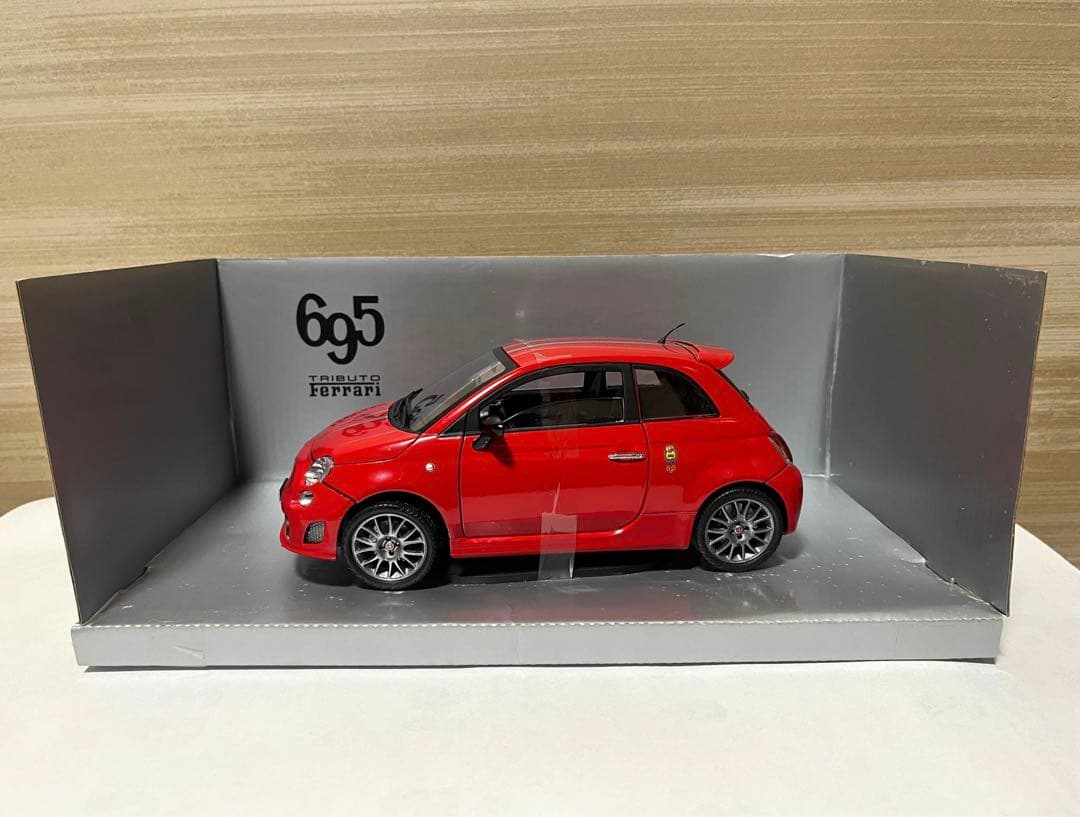 ミニカー 1/18 Fiat Abarth 695 Ferrari Tribute