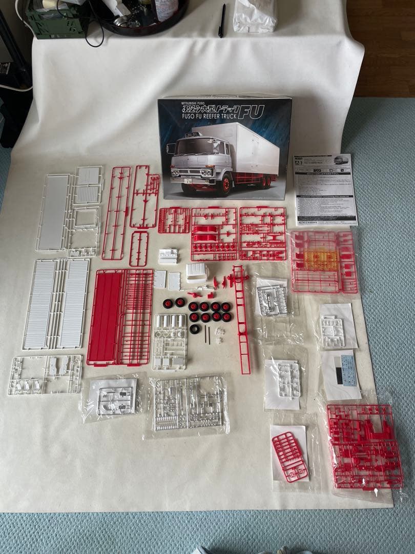 ふそう 大型トラック FU 1/32 ふそう FU113S 冷凍車 作りかけ
