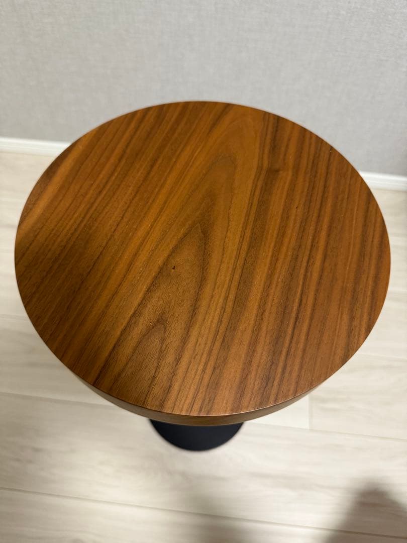 らくらくメルカリ便　リーンロゼ　サイドテーブル　ロゼシャンテレール