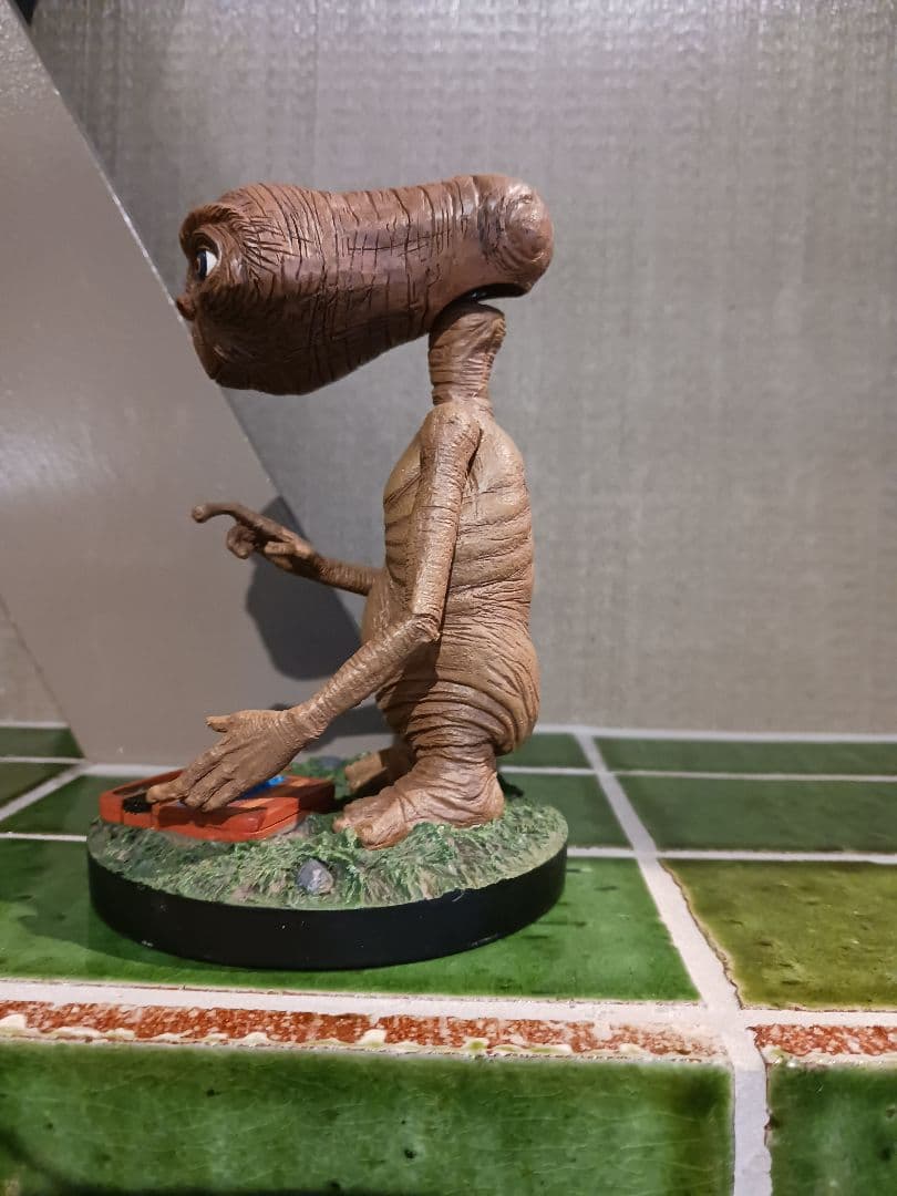 E.T. HEADKNOCKERS フィギュア