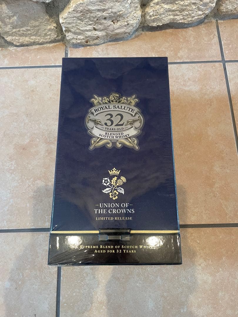 ロイヤルサルート 32年　未開封