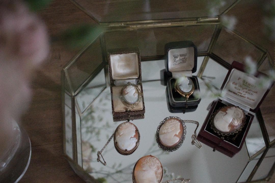 【D】アンティークシェルカメオブローチ