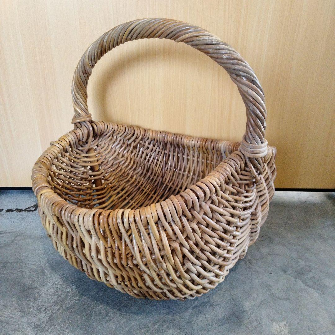 アンティーク　ナチュラル　大きなバスケット　籘かご