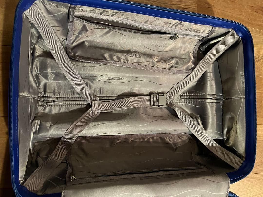 ゼロハリバートン　キャリーバッグ　二輪 旅行　スーツケース　ポリカーボネート