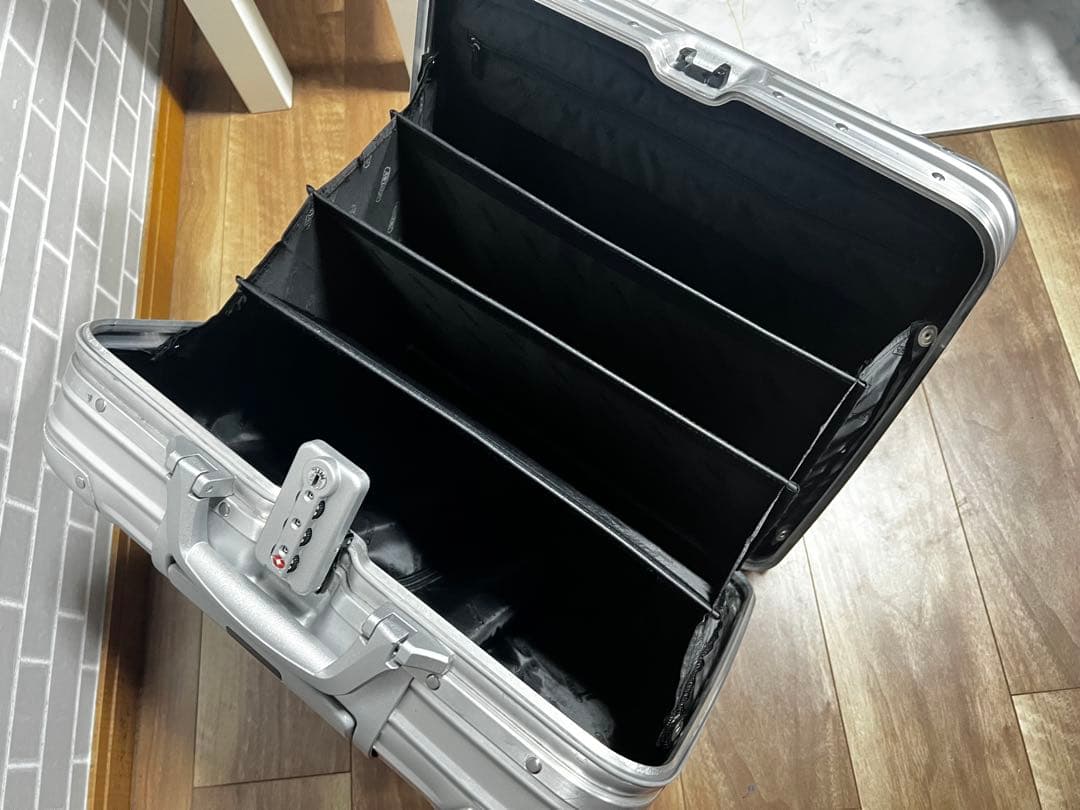 ホイール交換済み！　リモワ　ビジネストロリー　トパーズ