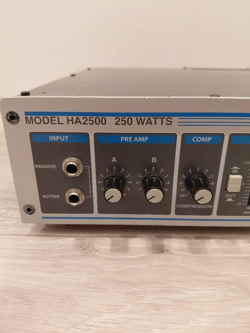 Hartke ハートキー / HA2500 ベース用ヘッドアンプ