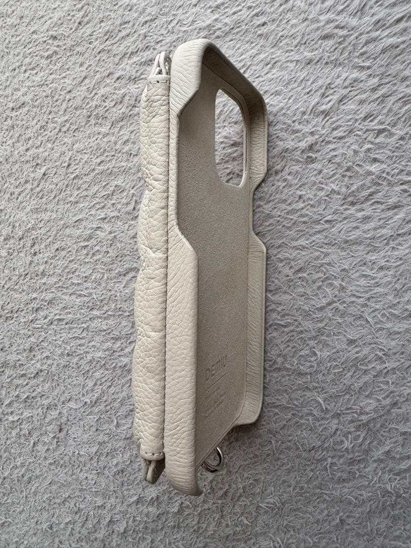 DEMIU　BALLON iPhone15ProMax ベージュ　ストラップ