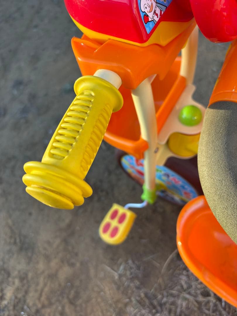 それいけ！アンパンマンデラックス　ブザー付きおでかけ三輪車