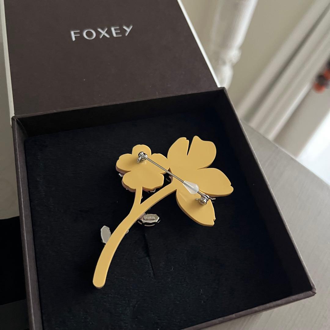 フォクシー　さくら　ブローチ　銀座　限定　アンティーク調　FOXEY クリスタル
