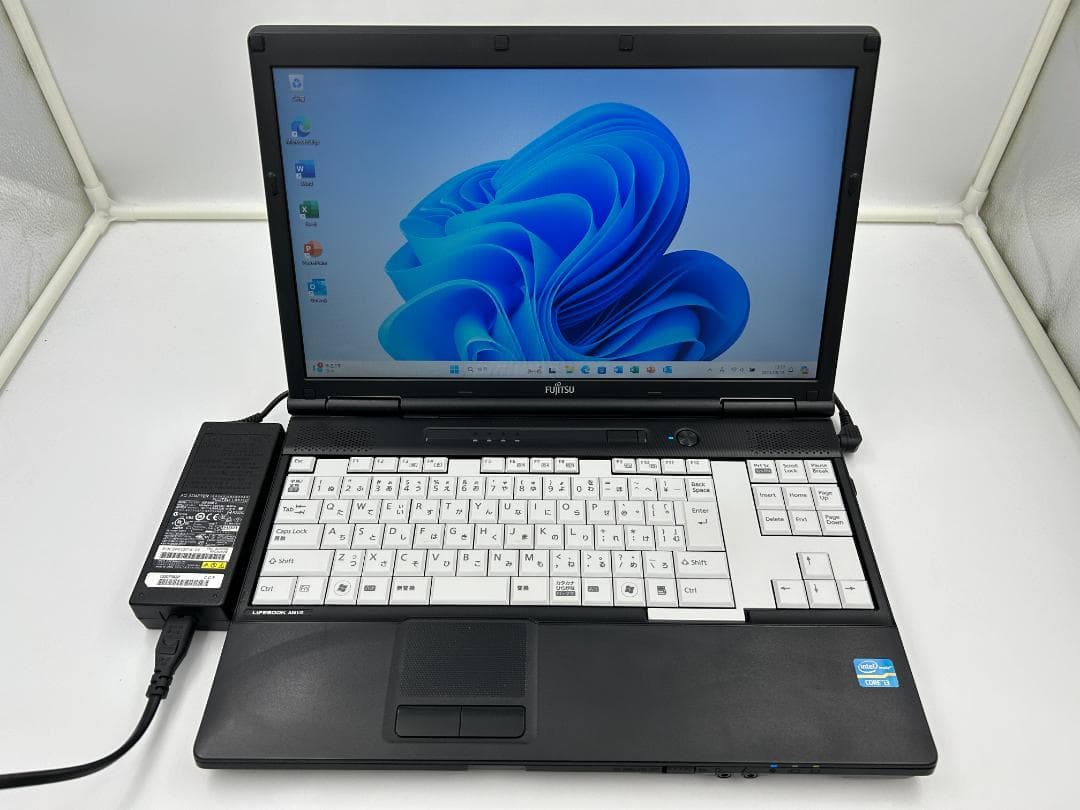 ノートパソコン windows11 オフィス付き core i5 A561/D