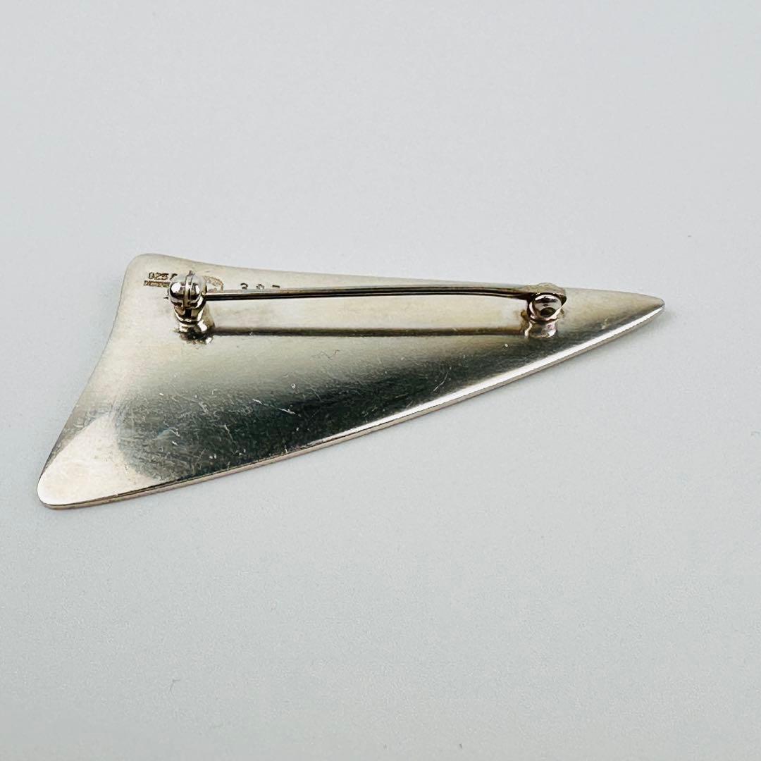 【クリーニング済】ジョージジェンセン シルバー925 三角形 ブローチ ロゴ
