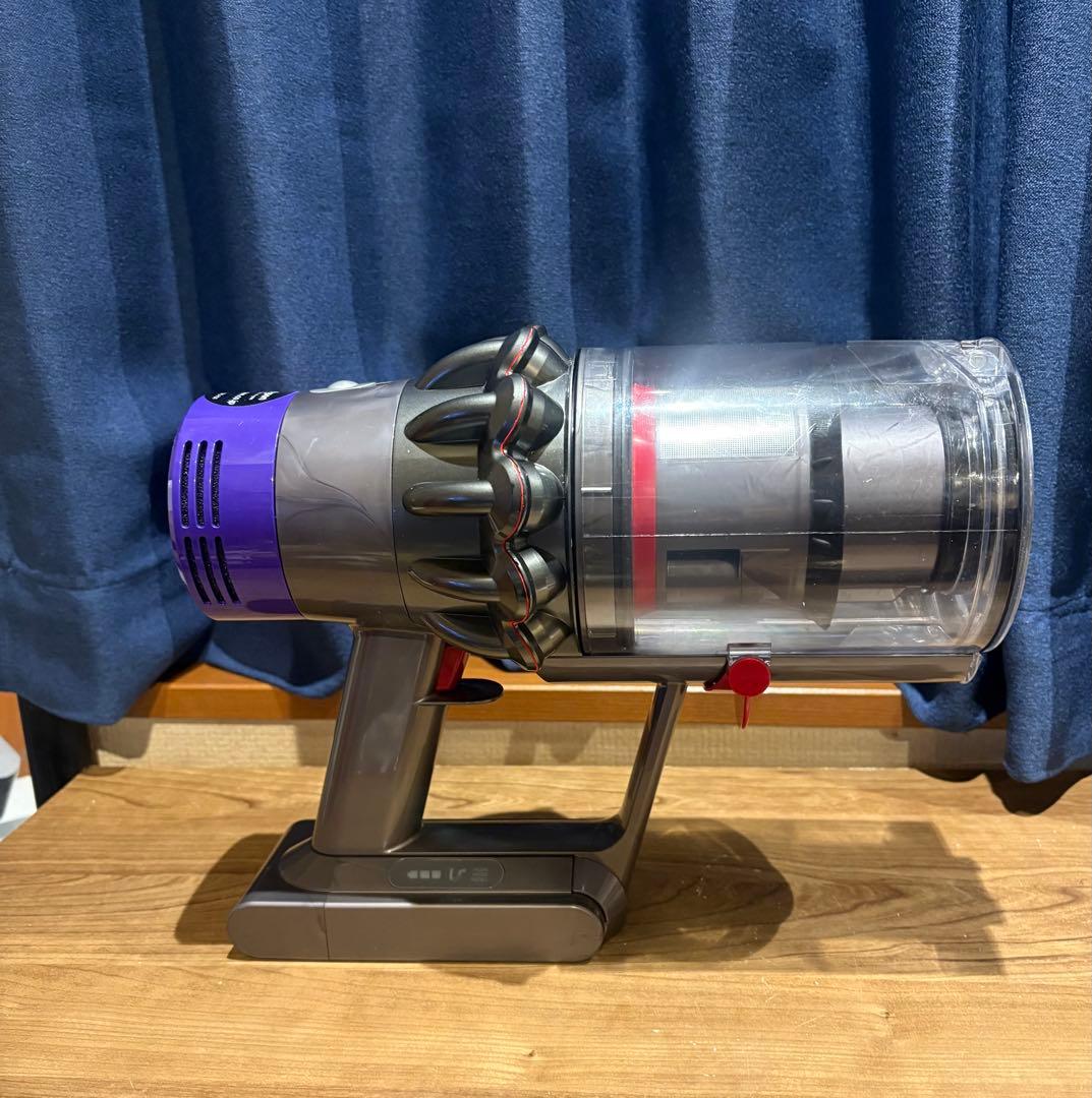 アタッチメント多数付属！細部まで洗浄済！#Dyson #V10 ハンドクリーナー