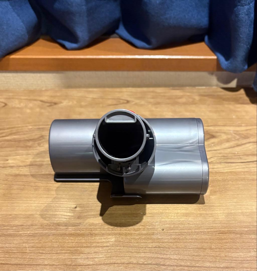 アタッチメント多数付属！細部まで洗浄済！#Dyson #V10 ハンドクリーナー