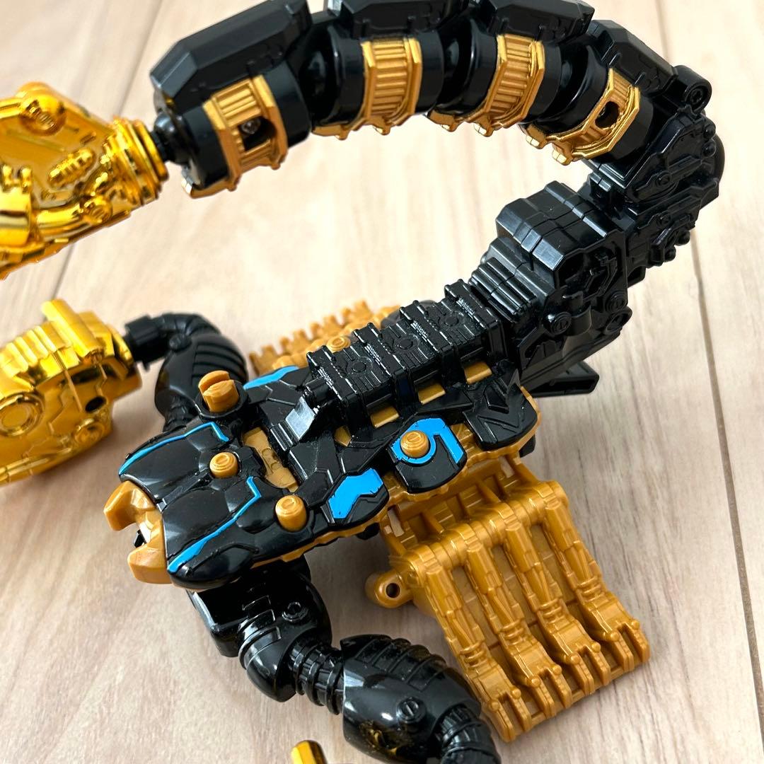 王様戦隊 DXキングオージャー タランチュラナイト　3大シュゴッド 現状品