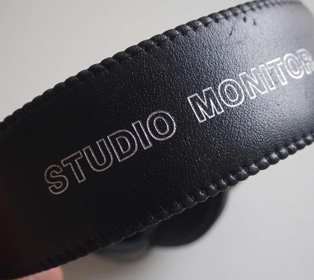 値下げしました！【業務＆リスニング用】Sony MDR-V6　中古・新品パット】