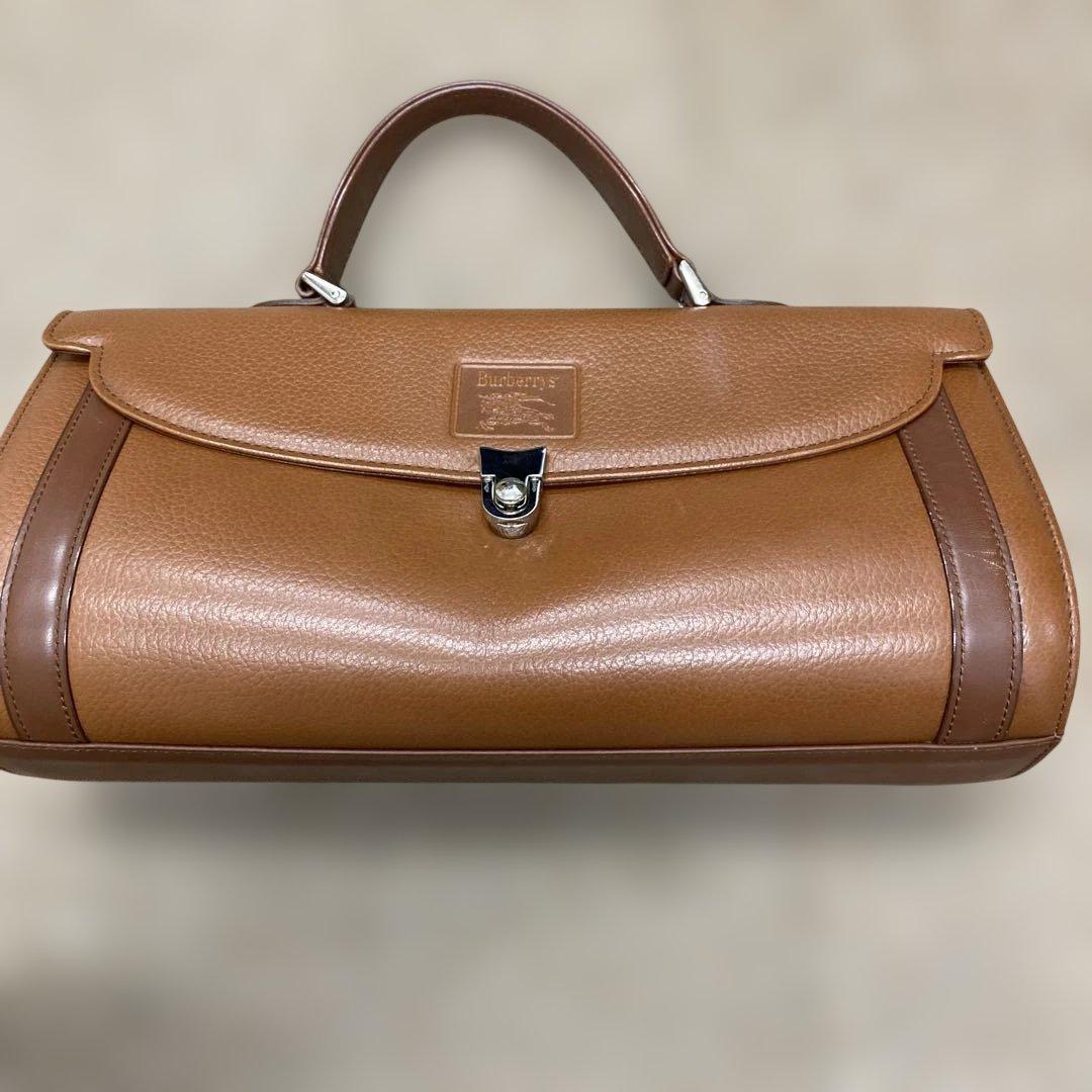 Burberry ブラウンレザー フラップレトロ　ハンドバッグ