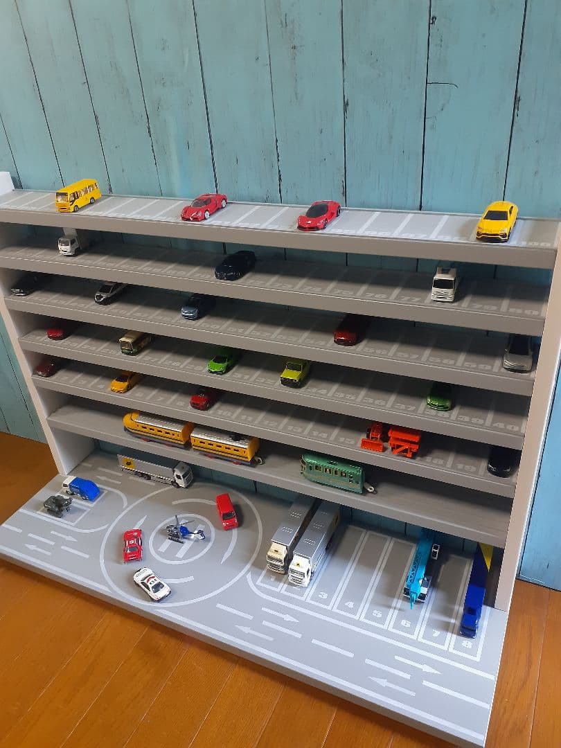 最新版7段トミカプラレール収納棚1枚板仕様ヘリポート付