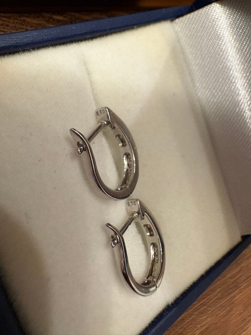 ジュエリーツツミ　K14ホワイトゴールド　ダイヤモンド　ピアス