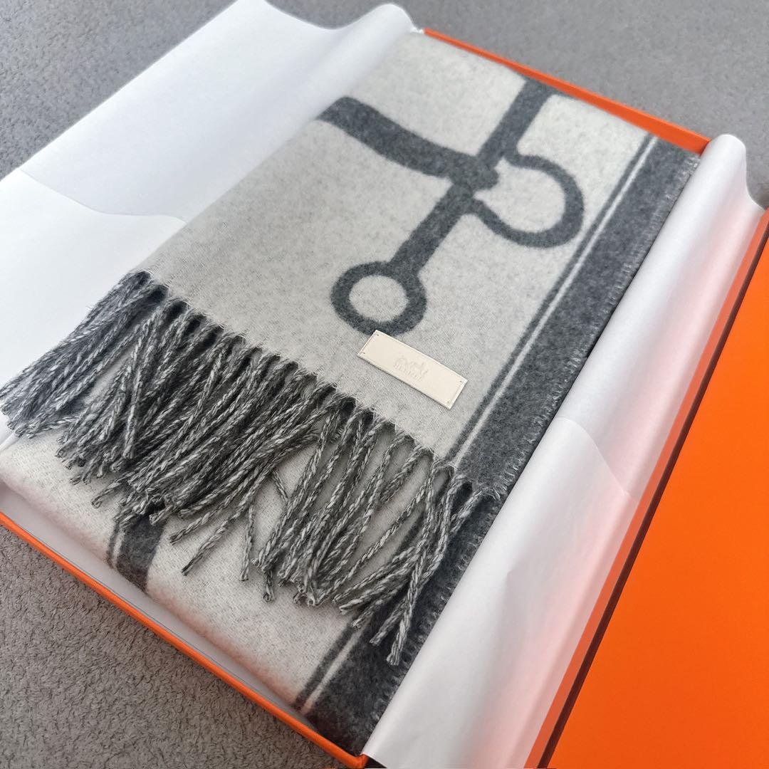 新品未使用　エルメス　カシミヤマフラー　《モール》　2025AW グレー 白