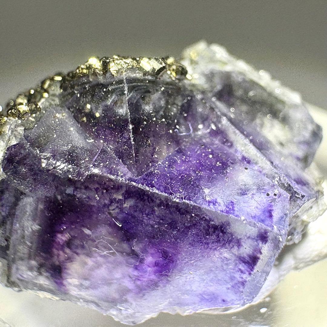 433 中国　ヤオガンシャン産　フローライト&パイライト