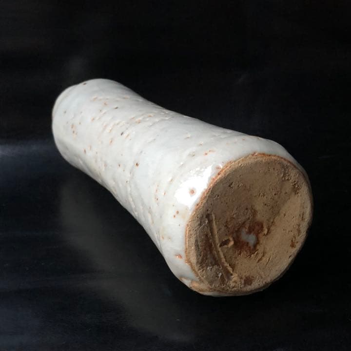 古美術品◼️かなり美しい白い釉薬の花瓶が蔵から出て来ました。