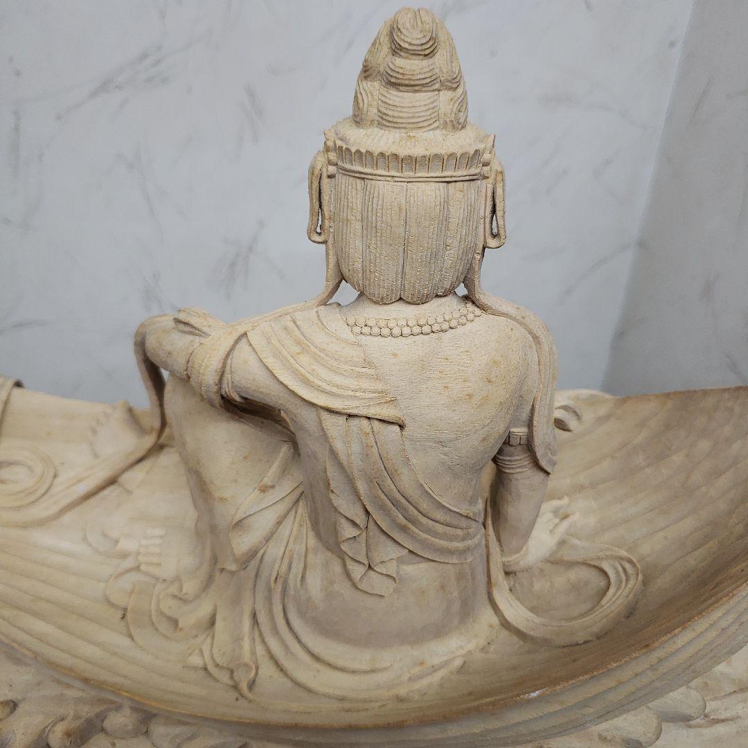 Ｂフライデー　蔵出し特価　希少仏像　上彫り★楠材 一葉観音菩薩坐像★台付