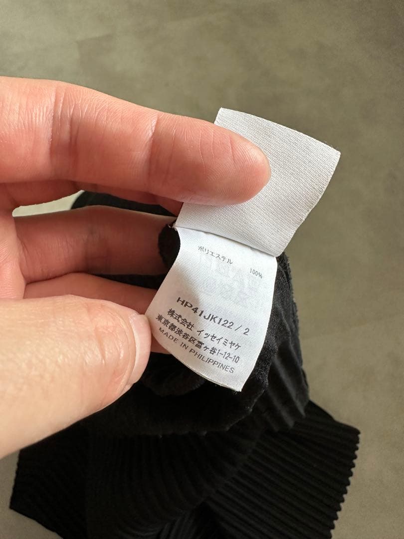 【美品/即日発送可】黒のプリーツノースリーブタンクトップ