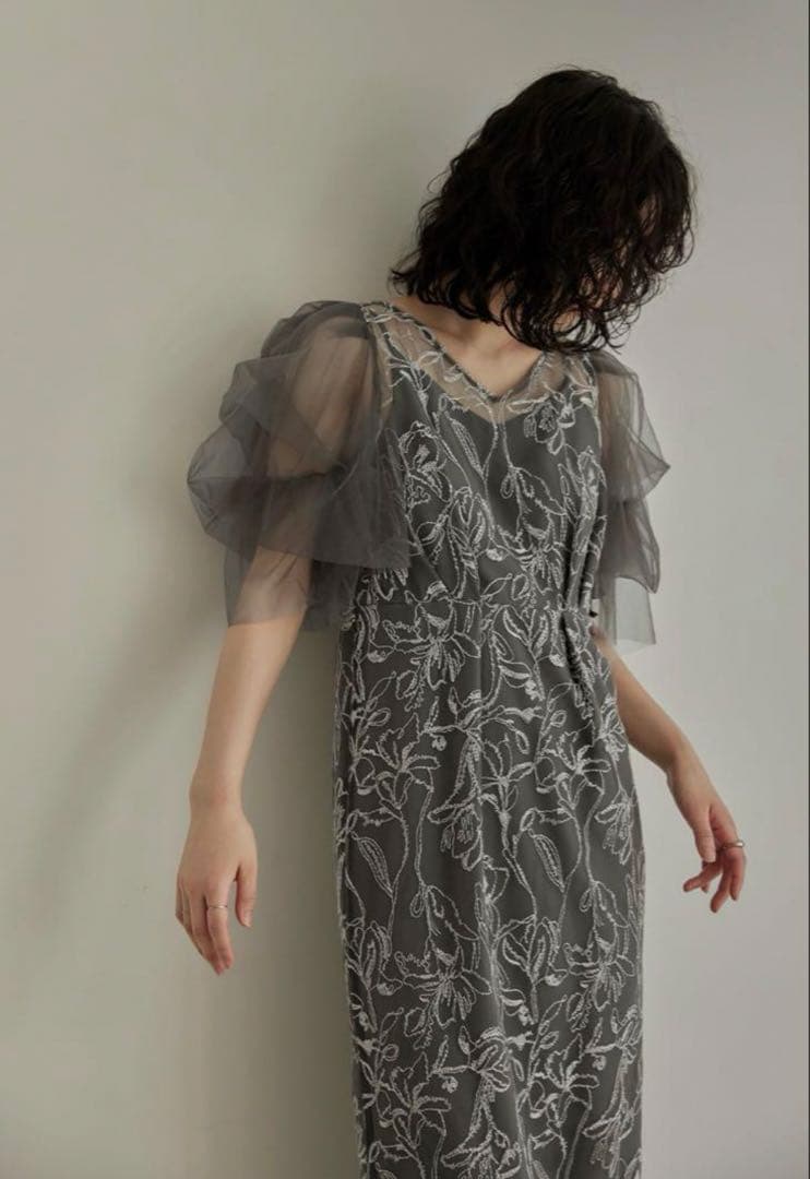 LE’RURE リルアー　Fluffy sleeve pencil dress