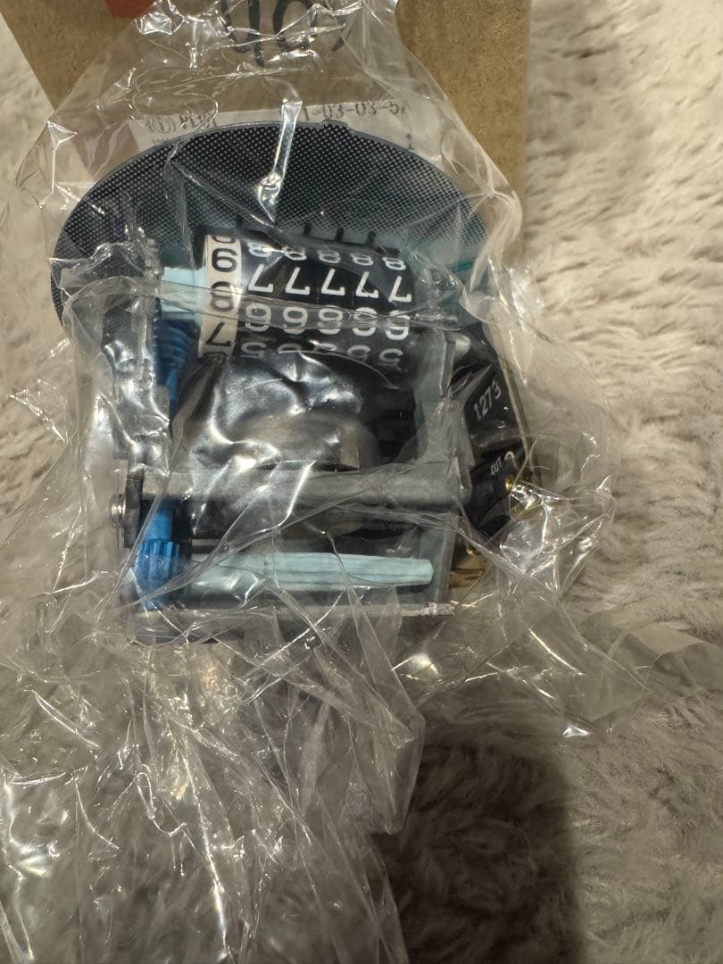 ゼファー400χ 用　純正スピードメーター　新品