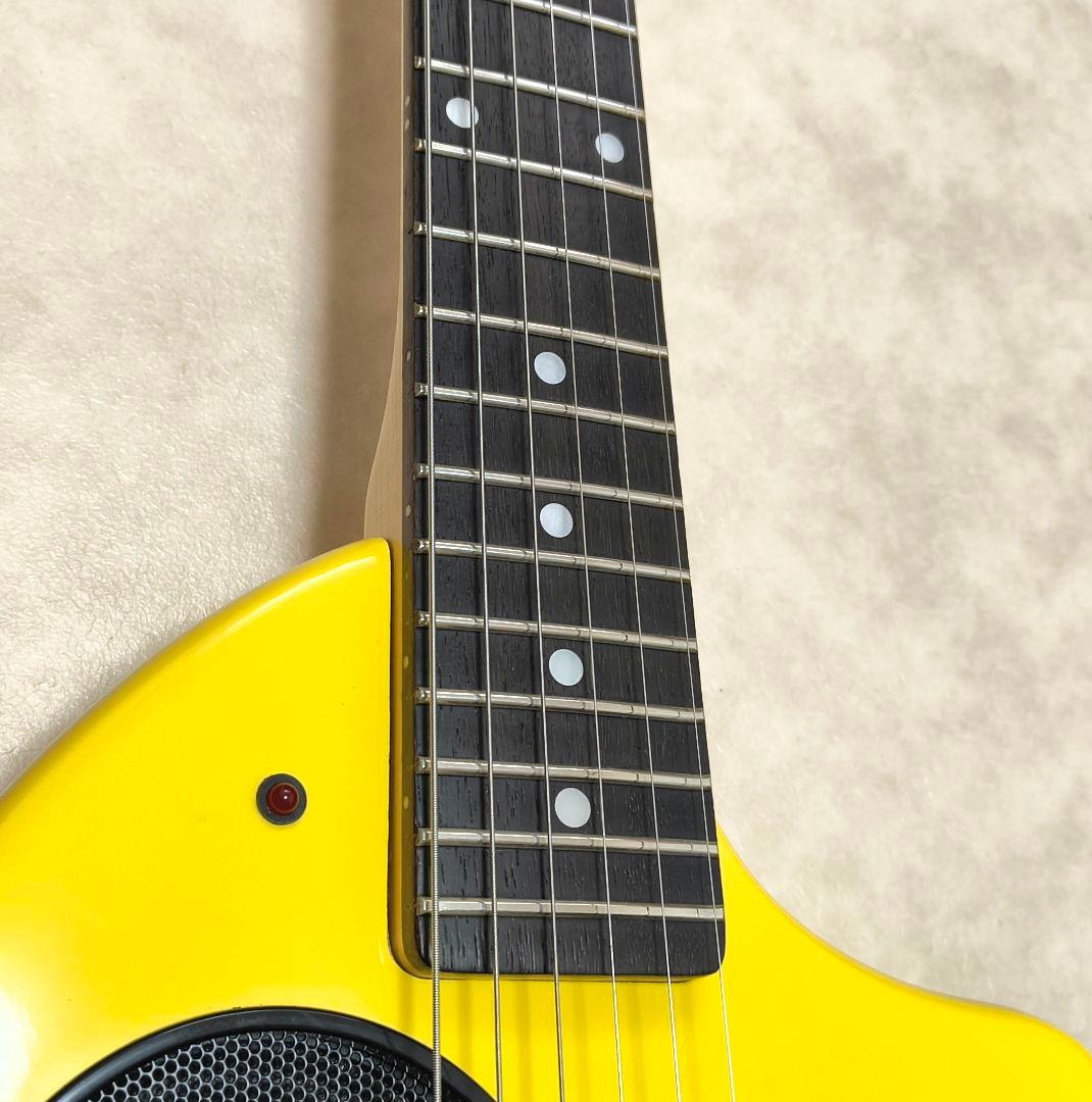 【美品】ZO-3 イエロー アンプ内蔵ミニギター 専用ケース付 ぞーさん