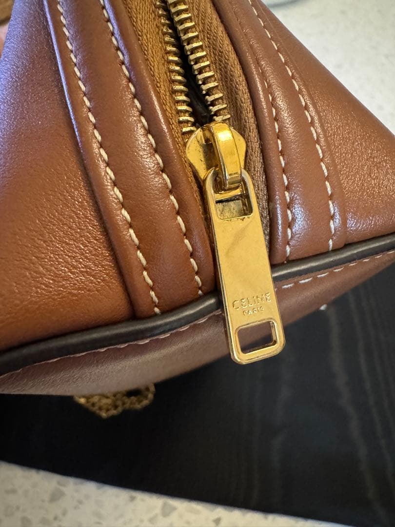 CELINE ブラウンレザー ショルダーバッグ