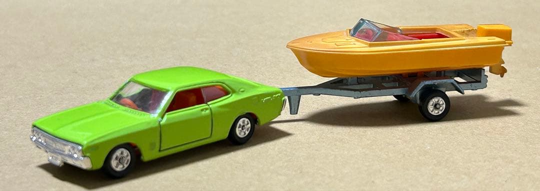 トミカ ニッサン ローレル ヤマハボート 2台セット