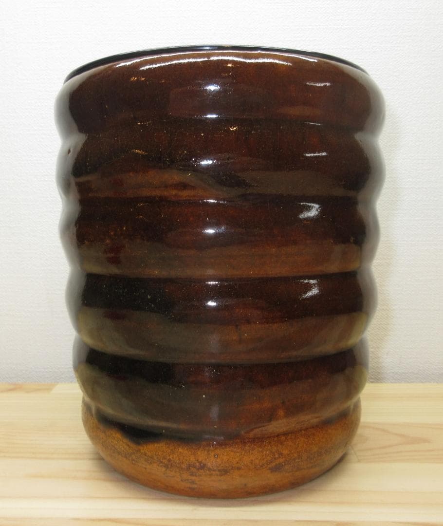 送料込【逢絢亭】茶道具 水指 大樋焼 飴釉 捻貫 塗蓋 大樋長左衛門 共箱入り