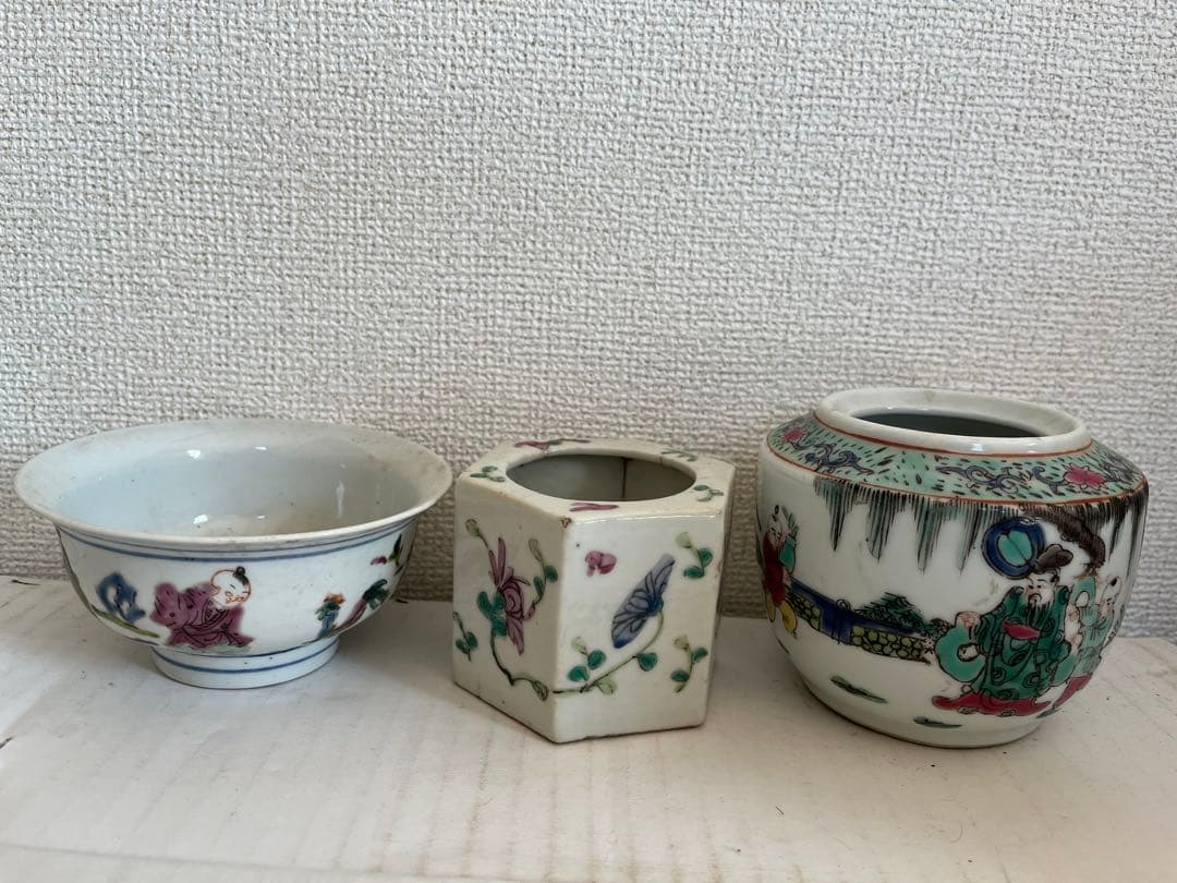 中国美術 粉引 色絵　六角 筆筒 童子圖 茶盞 大清同治年製 3点