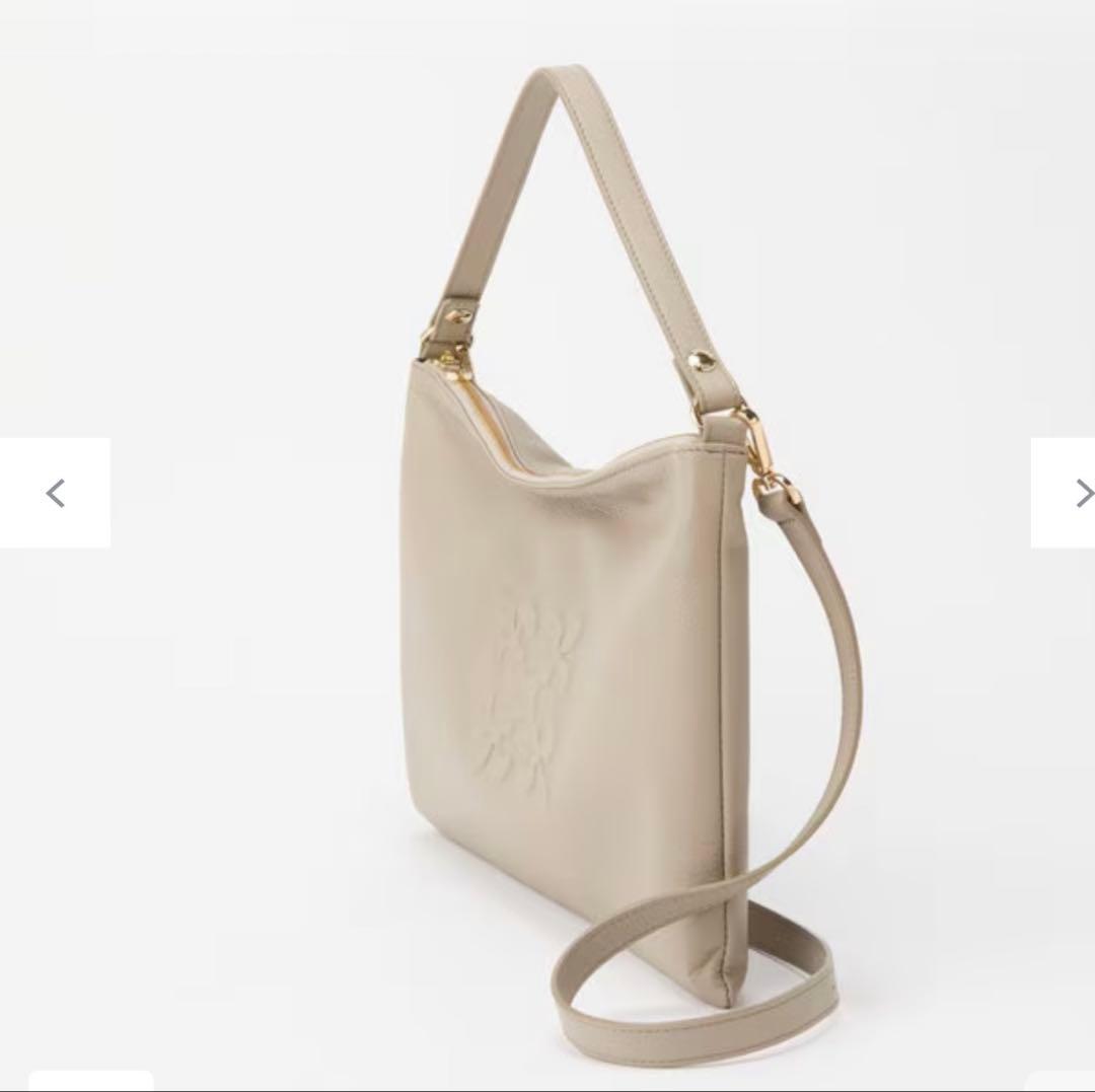 最終価格美品russetエンボスモノグラムソフトレザーショルダーバッググレージュ