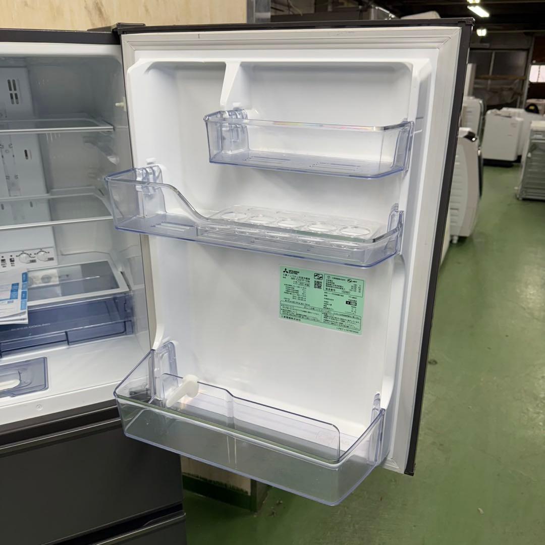 161 三菱　大型冷蔵庫　272L 200L強　小型　家庭用　自動製氷　単身用