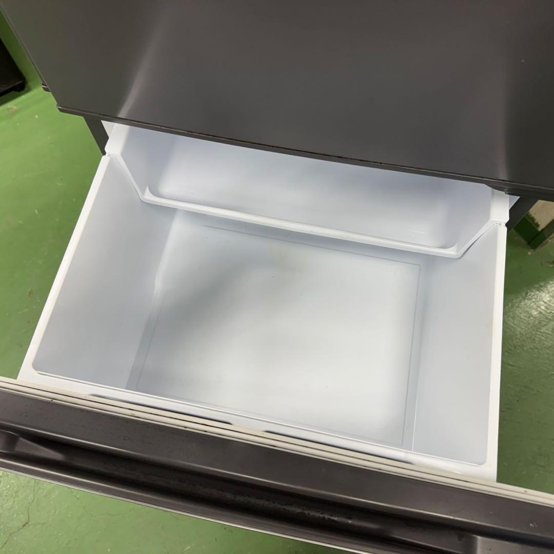 161 三菱　大型冷蔵庫　272L 200L強　小型　家庭用　自動製氷　単身用