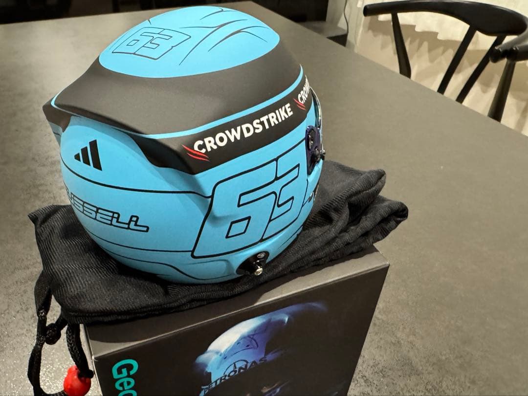 【激レア】e Russell 直筆サイン入り1/2ヘルメット