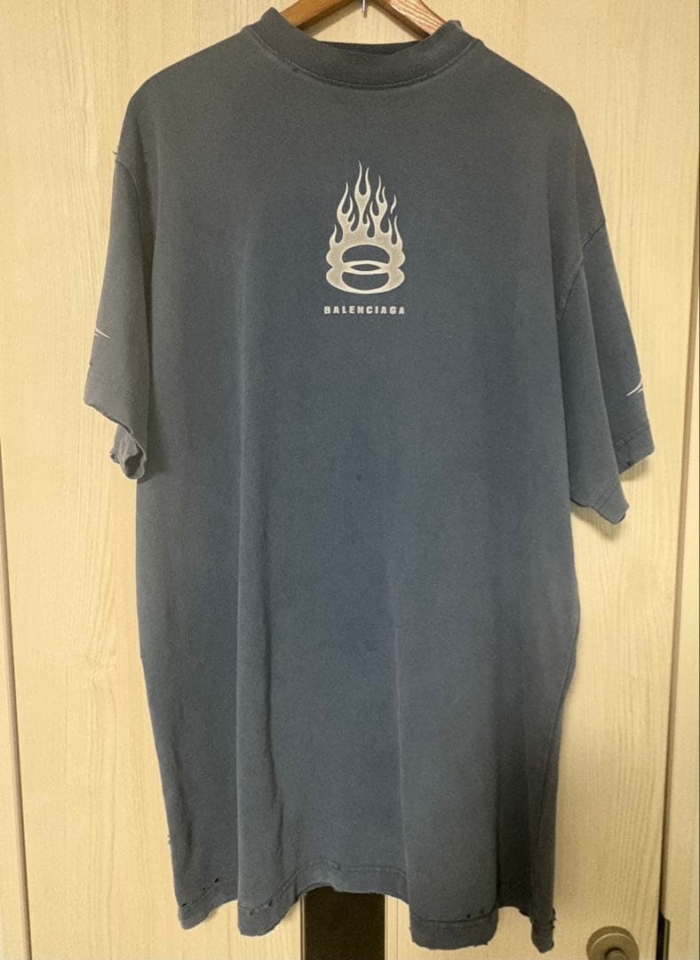 バレンシアガ　ユーズド加工ロゴTシャツ