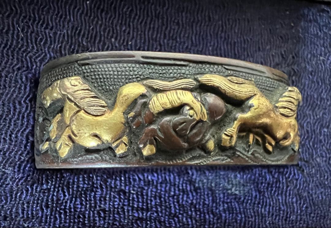 刀装具 縁頭 目貫 群馬象嵌 馬紋様 銅地 金 剣刀装具 日本刀 鐔 骨董品