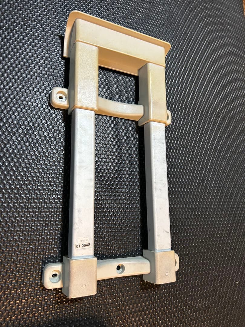 リモワ　トパーズ　パイロット部品