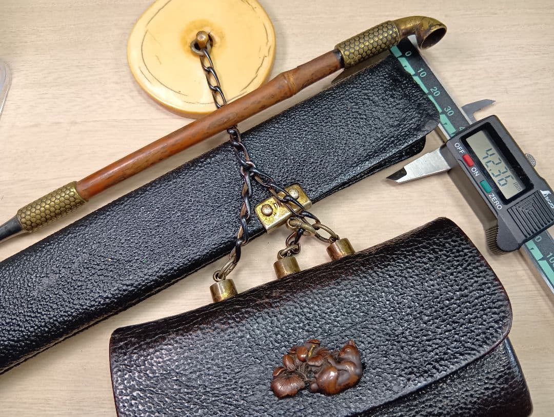 煙草入／猫前金具／美品根付／真鍮煙管