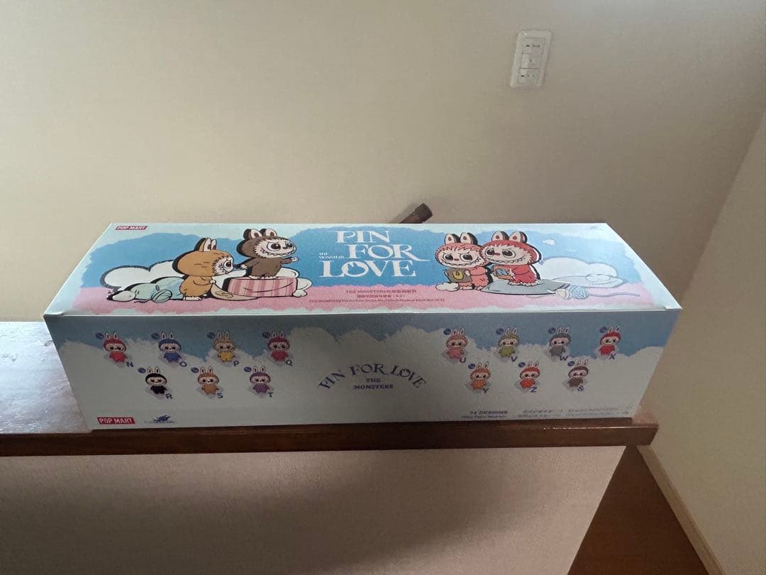 s*e様 正規品・新品ラブブ アルファベット PIN FOR LOVE 4個