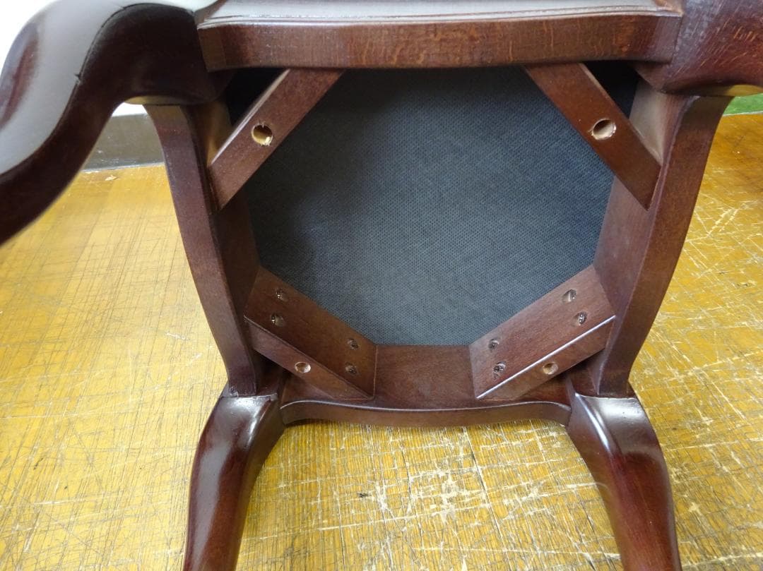 インテルナバリオン　スツール　腰掛椅子　フランス刺繍　猫脚　未使用品