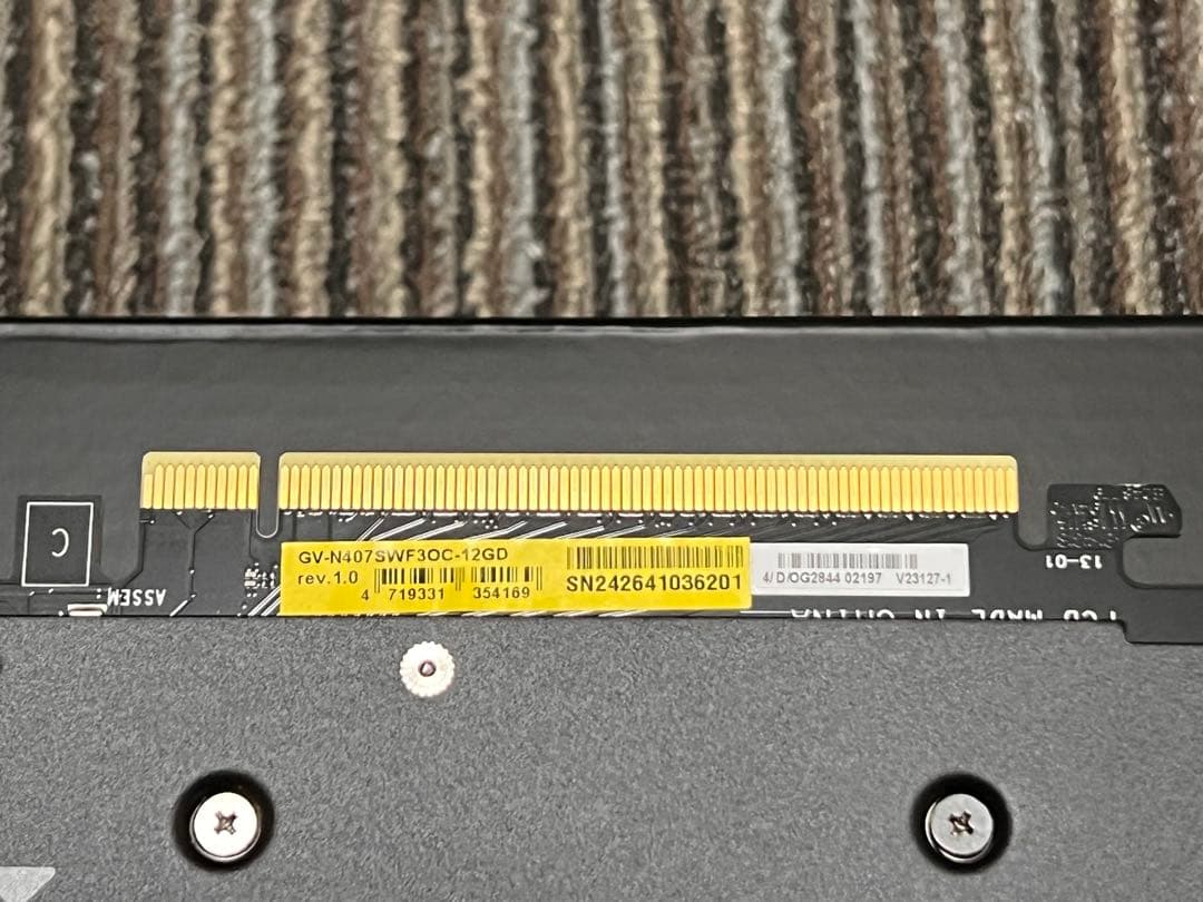 GIGABYTE GEFORCE RTX 4070 SUPER 12GB本体