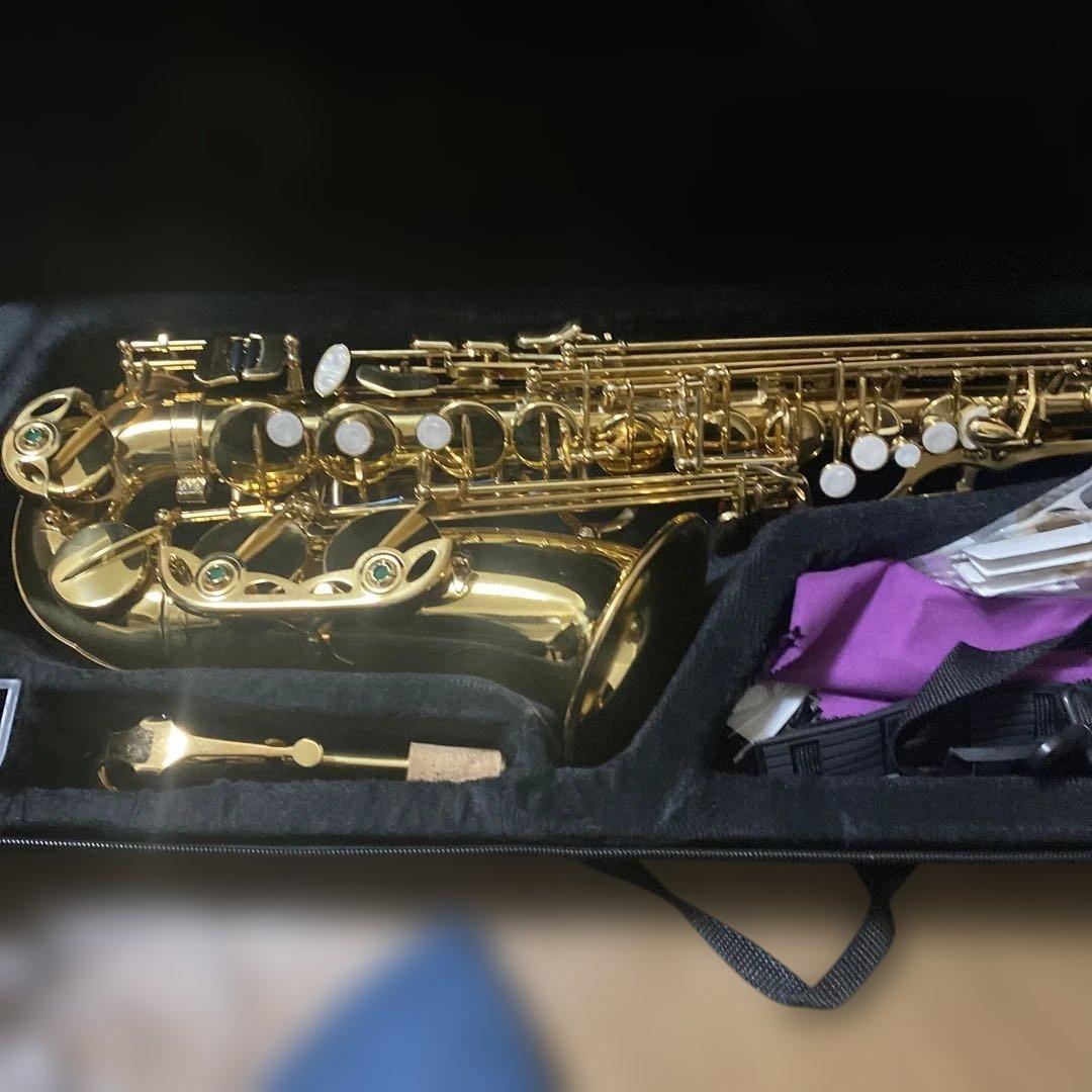 未使用品　本日まで値下げ★ゴールド サックス本体 マウスピース付き