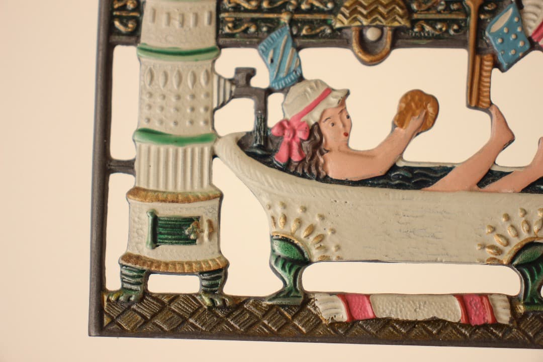 ドイツ　キューン工房　錫細工　錫壁飾り　オーナメント　バスルームレディー