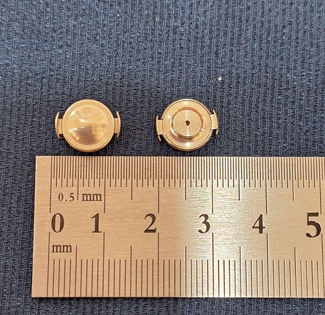 K18WGちわわブローチ